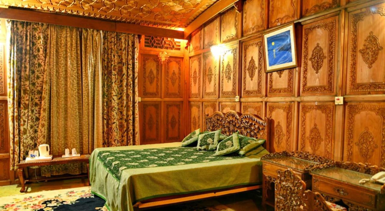 Hotel De Laila House Boat By Sterling Srīnagar Exterior foto